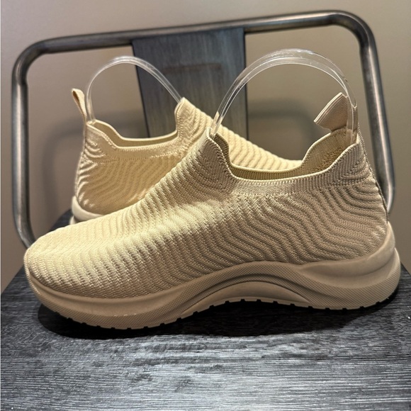 Alexis Bendel Beige Knit Slip-On Sneakers - Picture 5 of 11